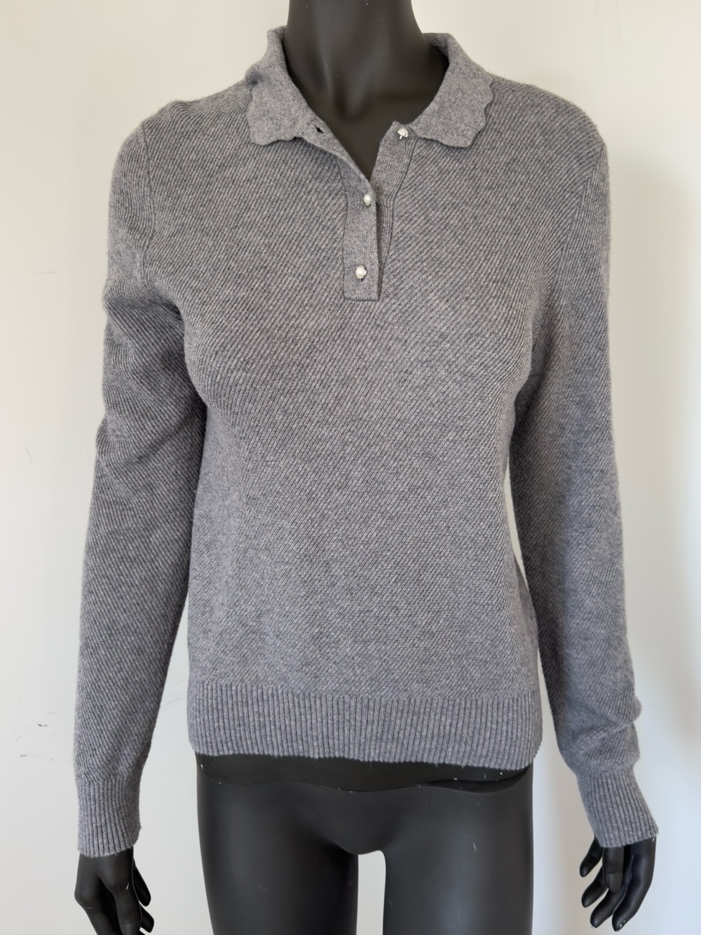 311. CONTEMPORAINE Cashmere wool Gray V‑Neck Polo Sweater Pear Like Button